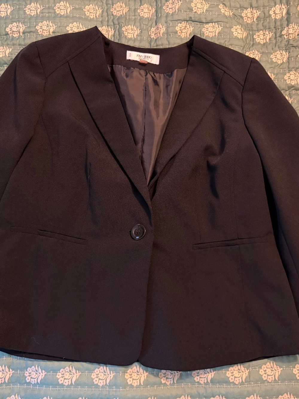 Jones Studio Separates black blazer